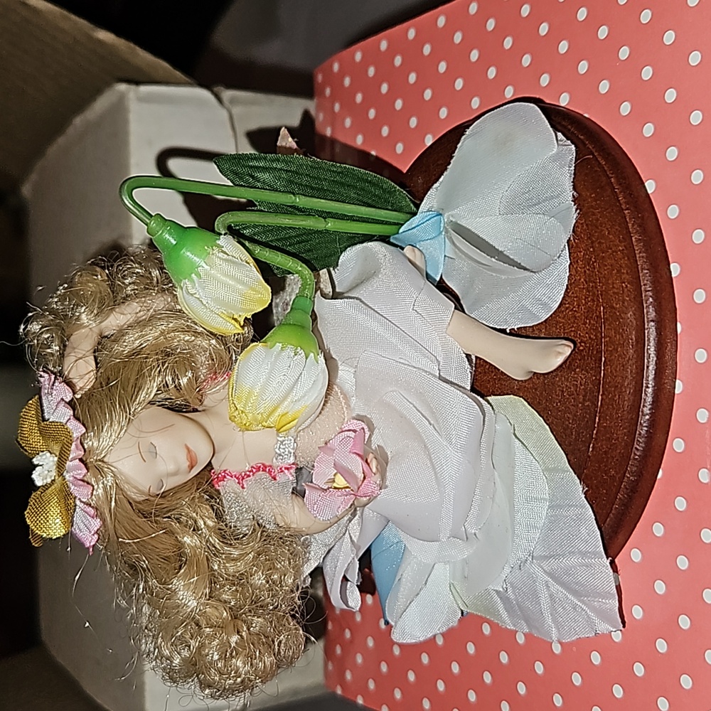 Paradise Galleries "Snow Drop" The Little Flower Fairies Collection Porcelain